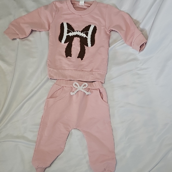 Footbal Fan Pink Outfit with Bow Design - Picture 1 of 5